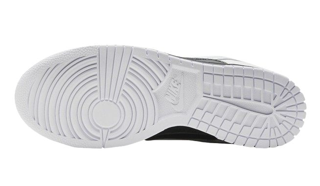 NIKE Dunk Low "Reverse Panda"